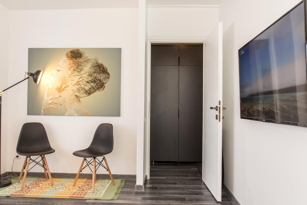 Studio L By Mrg Apartments Bukarest Eksteriør billede